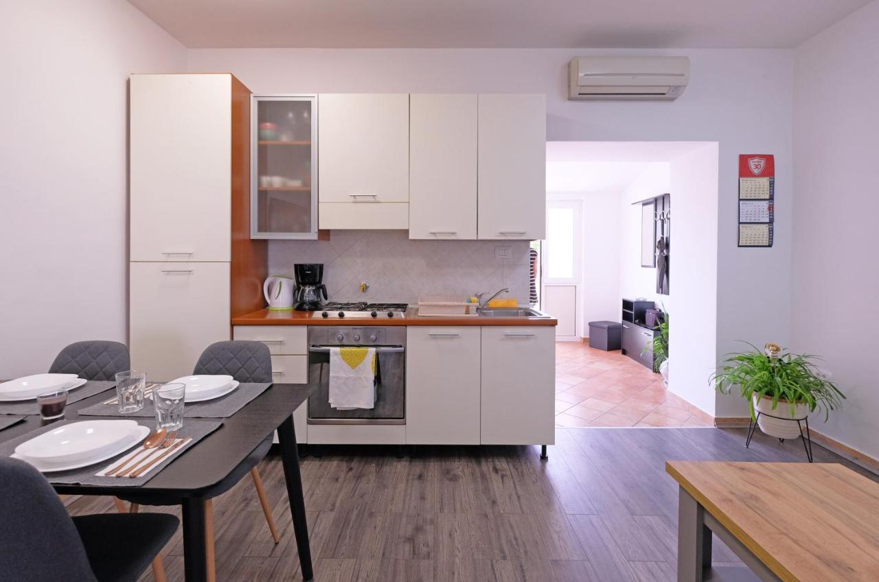 Apartment Klea - Cosy, Near City Center Pula Dış mekan fotoğraf