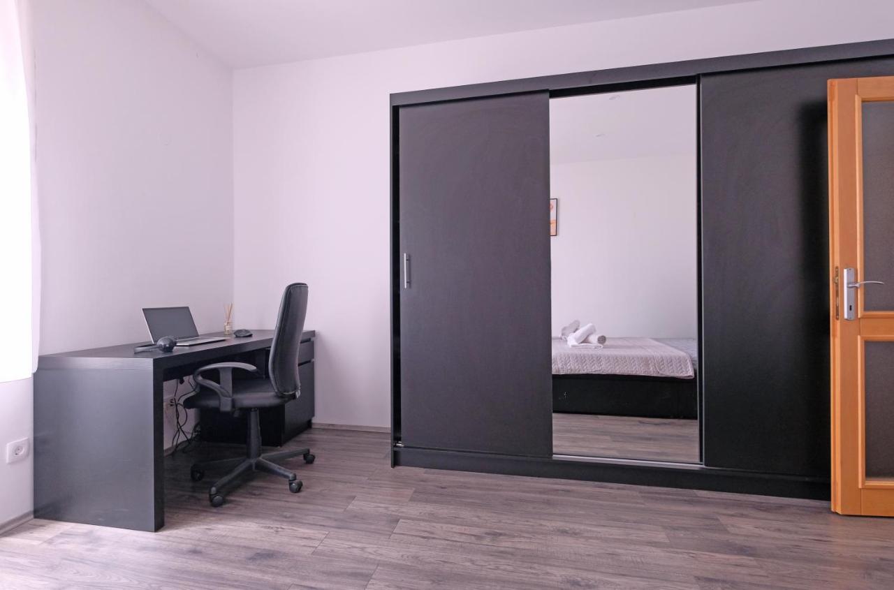 Apartment Klea - Cosy, Near City Center Pula Dış mekan fotoğraf